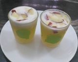 A picture of step 4 of Apple and pineapple juice.