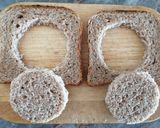 Sajtos-sonkás-tojásos kenyér recept fázis 3 fotója
