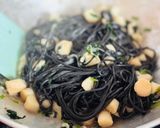 A picture of step 5 of Creamy Spaghetti with Scallops and Wild Garlic.