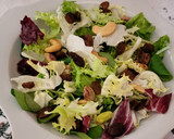 Foto del paso 3 de la receta: Ensalada con pollo, peras y frutos secos