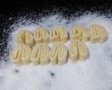 صورة لخطوة 150 من وصفة 🍞🥐عجائب تشكيل العجينة المورقه 🥐🍞