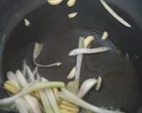 A picture of step 1 of Spring onion chicken drumsticks.