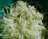 Foto langkah ke 2 dari resep Tumis labu siam dan udang.