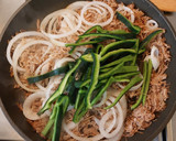 Foto del paso 4 de la receta: Carne deshebrada a la mexicana