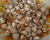 Foto langkah ke 6 dari resep Kerang Dara Saus Padang.