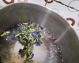 Foto langkah ke 3 dari resep Sirup Bunga Telang.