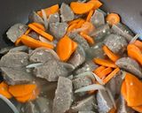 Foto langkah ke 2 dari resep Tumis Brokoli Bakso.