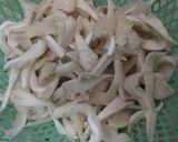 Foto langkah ke 1 dari resep Jamur Pedas Manis.