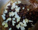 A picture of step 2 of Kala chana chaat.