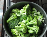 Foto del paso 2 de la receta: Pascualina de brócoli con masa casera 🥦