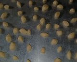 Foto langkah ke 7 dari resep Garlic Crackers.
