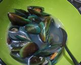 Foto langkah ke 5 dari resep Kerang ijo masak bening.