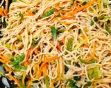 A picture of step 3 of Veg. Hakka Noodles.