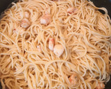 Foto del paso 4 de la receta: Espaguetis con gambas picante