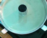 Foto langkah ke 4 dari resep Pandan Chiffon Cake.