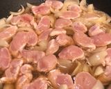 A picture of step 4 of Oyakodon (Japanese Chicken & Egg Rice Bowl).