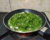Foto langkah ke 3 dari resep Telur dadar daun So.