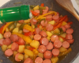 Foto del paso 3 de la receta: Salteado de salchichas y verduras