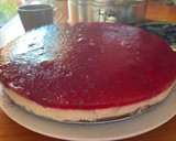 Foto del paso 5 de la receta: Tarta de queso con frutos del bosque y bizcocho 🍓🫐🍒