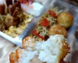 Foto langkah ke 3 dari resep Nasi bento bola bola sosis.
