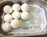 Foto langkah ke 6 dari resep Coconut ladoo (manisan india) bahan simpel.