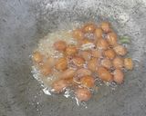 A picture of step 2 of Jain Whole Ragi and Rawa Upma.