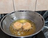 A picture of step 6 of Aloo matar parcels.