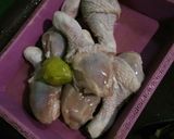 Foto langkah ke 1 dari resep Semur pedas paha ayam.