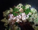 A picture of step 4 of Bhoona khichdi.