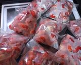 A picture of step 1 of Strawberry smoothie.