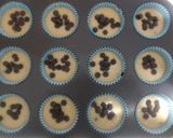 Foto del paso 5 de la receta: Magdalenas con pepitas de chocolate