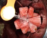 A picture of step 3 of Watermelon juice.