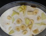 A picture of step 5 of Apple banana pie.
