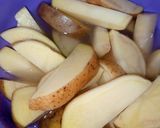 Foto langkah ke 2 dari resep Potato Wedges Air Fryer.