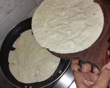 A picture of step 1 of Instant cheese burst pizza.