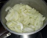 Foto del paso 2 de la receta: Canastitas de cebolla y queso vegetarianas