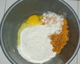 Foto langkah ke 2 dari resep Donat Ubi Kuning ala anak kost.