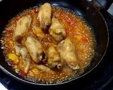 รูปขั้นตอนการทำที่ 5 ของ ปีกไก่บนทอดราดซอสสามรส