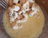 Foto del paso 5 de la receta: Pollo con salsa y puré