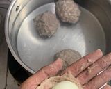 Foto langkah ke 5 dari resep Bakso Sapi Isi Telur sangat mudah dan kenyal.
