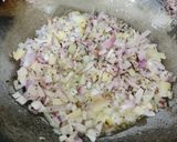 A picture of step 2 of Vermicelli Upma.