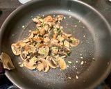 牛油蒜蓉炒蘑菇的食譜步驟8照片