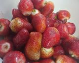 A picture of step 1 of Strawberry ice cream.