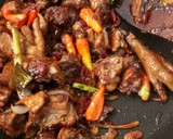 Foto langkah ke 5 dari resep Tumis ayam pedas.