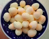 Hình bước làm 1 của món Chân gà kho trứng cút