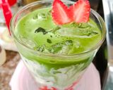รูปขั้นตอนการทำที่ 4 ของ Strawberry Matcha Oatmilk