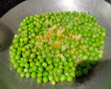 A picture of step 1 of Matar masala.
