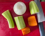 A picture of step 3 of Vegetarian Mì Quảng.