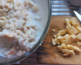 Foto del paso 1 de la receta: Budín de pan añejo con manzanas 🍎