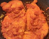 फ्राइड चिकन ब्रेस्ट... सुके चिकन.. (chicken breast sukhe chicken recipe in marathi) रेसिपी स्टेप 3 फोटो 